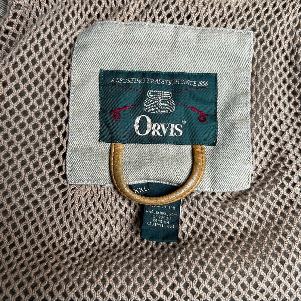Men's Orvis fishing outdoor Beige Jacket with Brown Accents - Picture 8 of 15